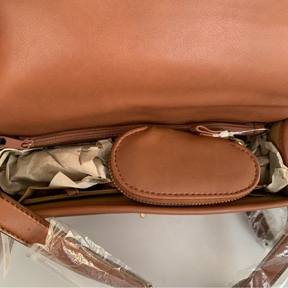 Tan faux leather crossbody bag With Mirror And Coin Keychain Small Purse NEW - Picture 8 of 10